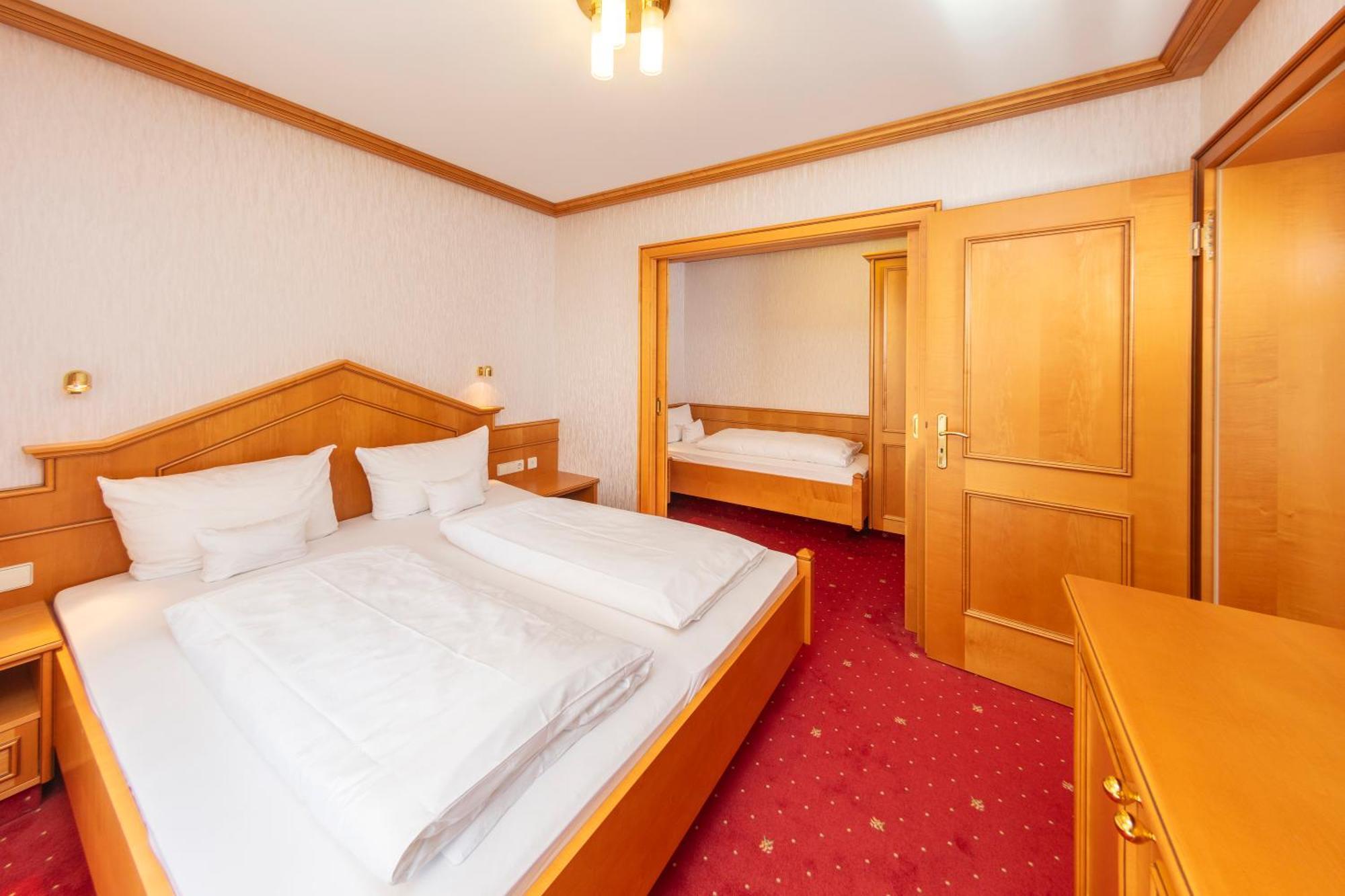 Parkhotel An Der Therme Bad Krozingen Bagian luar foto