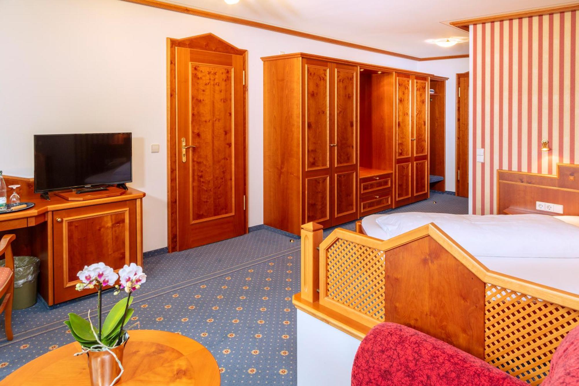 Parkhotel An Der Therme Bad Krozingen Bagian luar foto