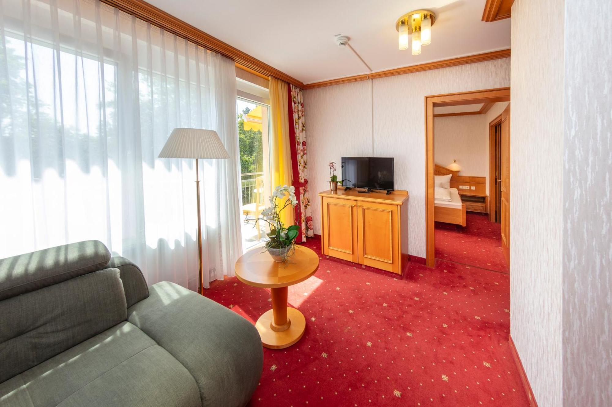Parkhotel An Der Therme Bad Krozingen Bagian luar foto