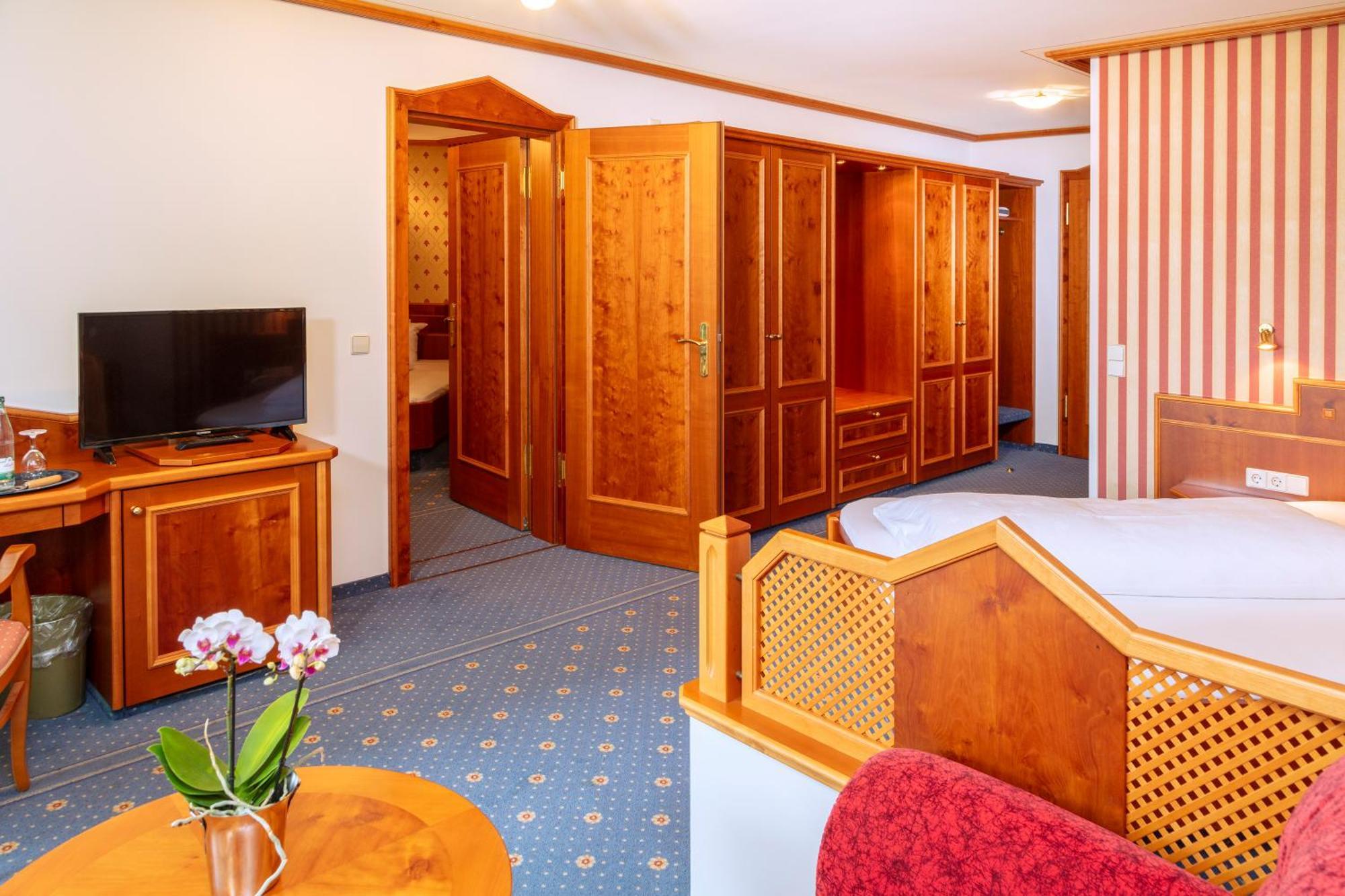 Parkhotel An Der Therme Bad Krozingen Bagian luar foto