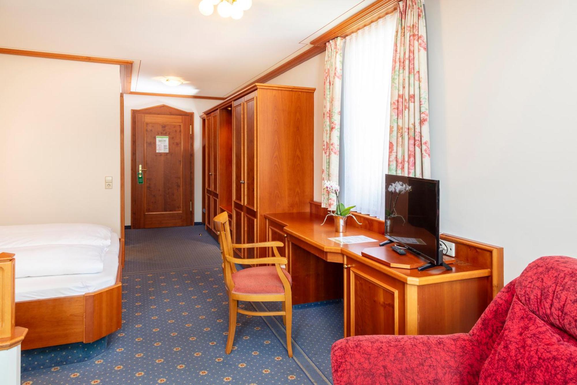 Parkhotel An Der Therme Bad Krozingen Bagian luar foto