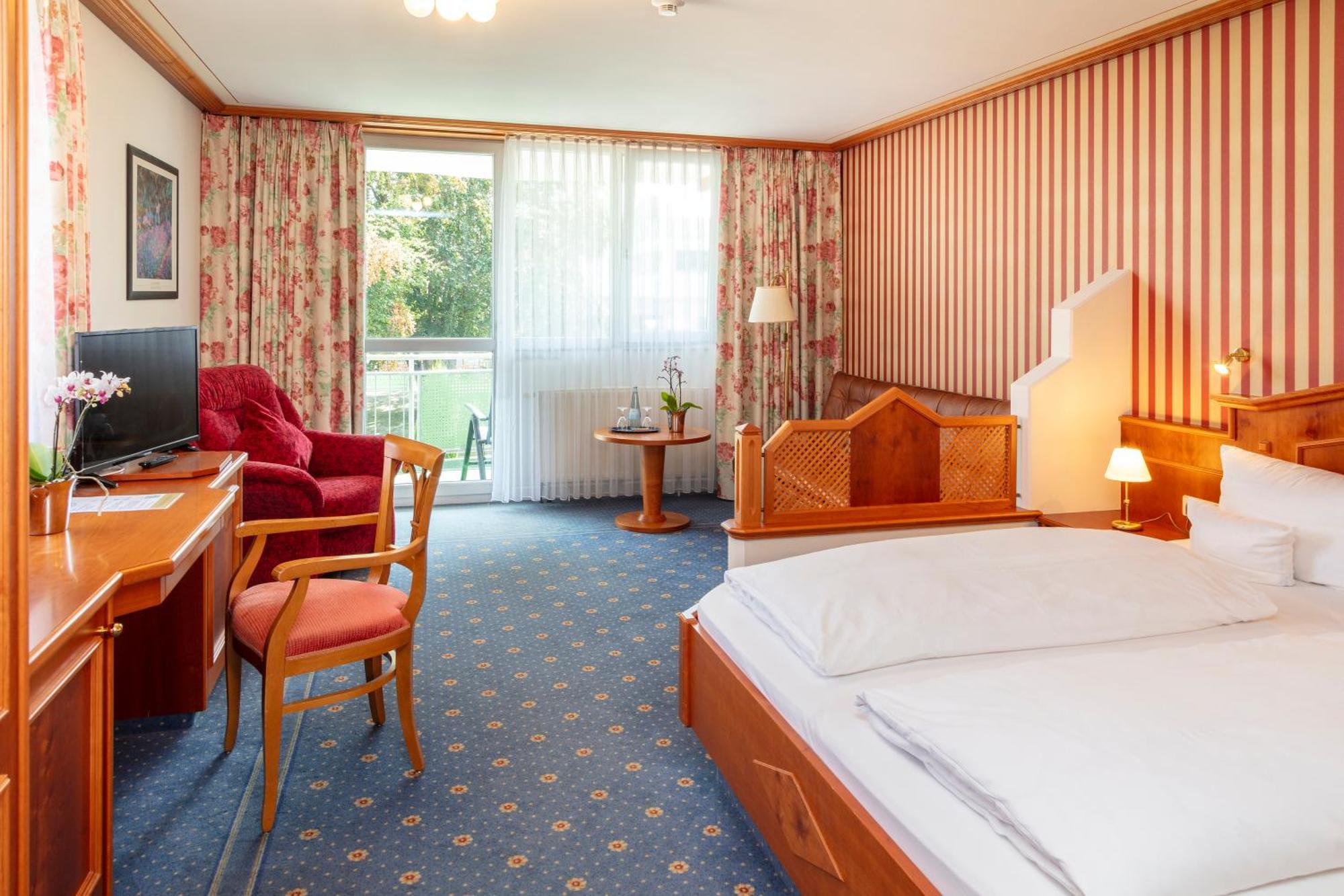 Parkhotel An Der Therme Bad Krozingen Bagian luar foto